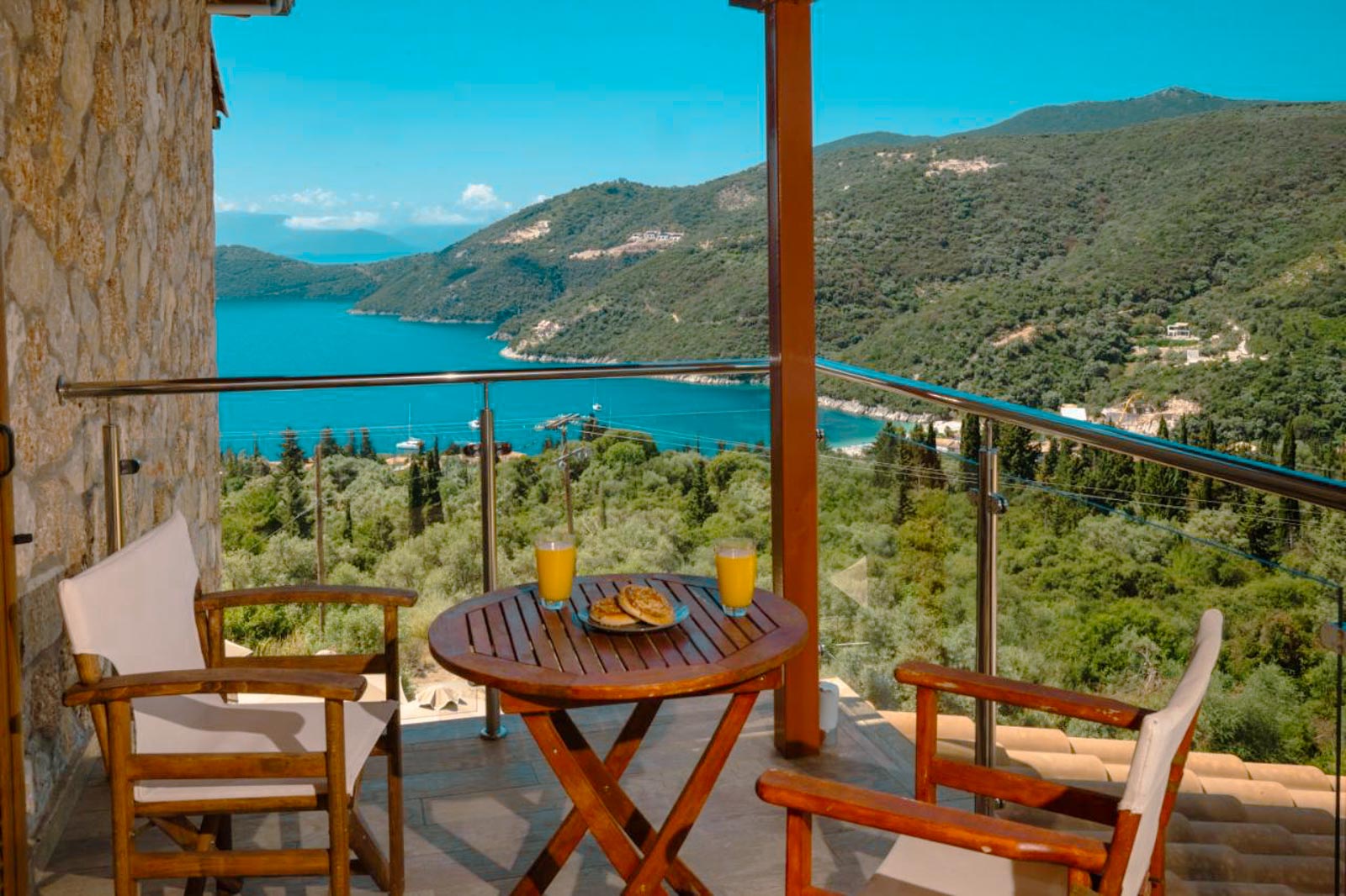 Breakfast Balcony with Bay View